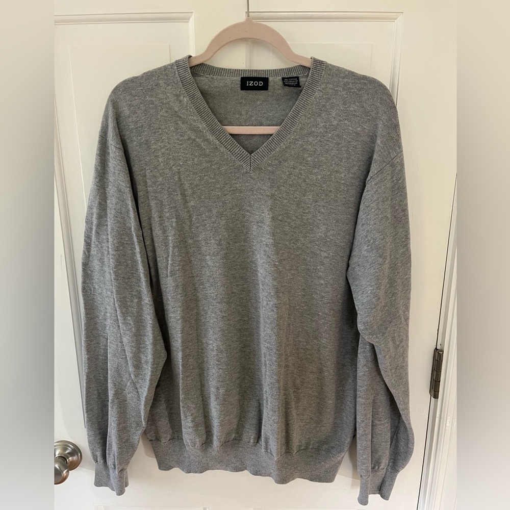 Izod Lightweight Gray Cotton VNeck Sweater Size XLarge Washed but Never Worn